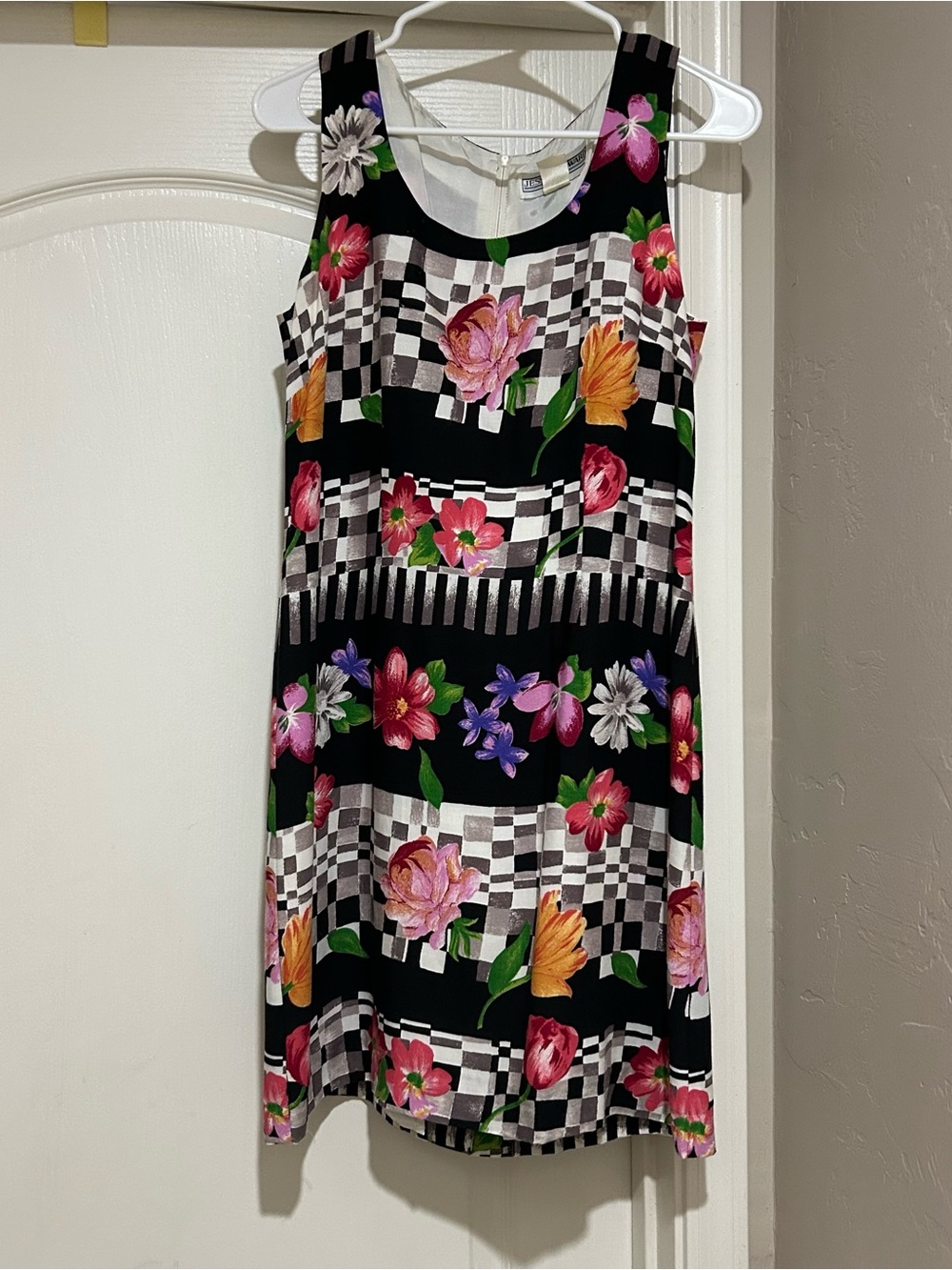 Vintage Jessica Howard dress.  Great condition. Size 8